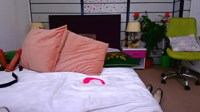 SatisfymyPussy webcam