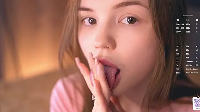 miss_miracle (F teen) - squeez bouncy butt after spanks to red