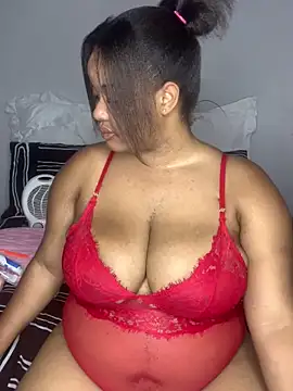 Webcam Model (sexytinashe21) is live