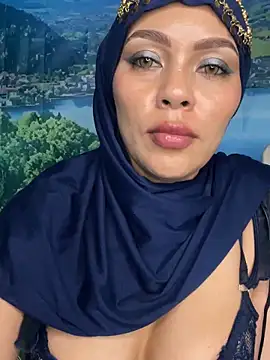 _hafsa_ (F young) - domi control for one minute