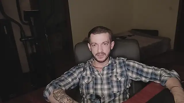 333Alone_in_theDark777 webcam