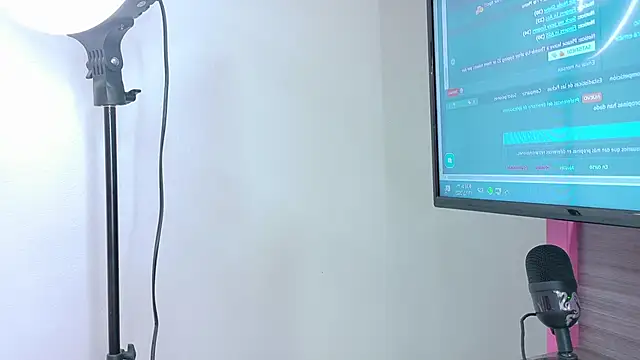 AbigailLenox__ webcam