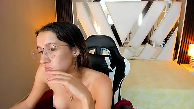 Linda4Petite