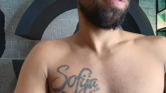 MyStrongSubmissive webcam