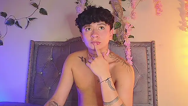 daimond_01 (M twink) - fingers in ass