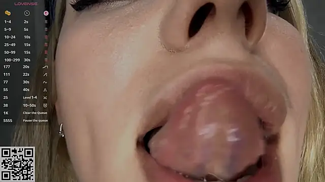 IlanaLafferty webcam