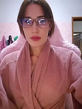 Irresistible24 webcam