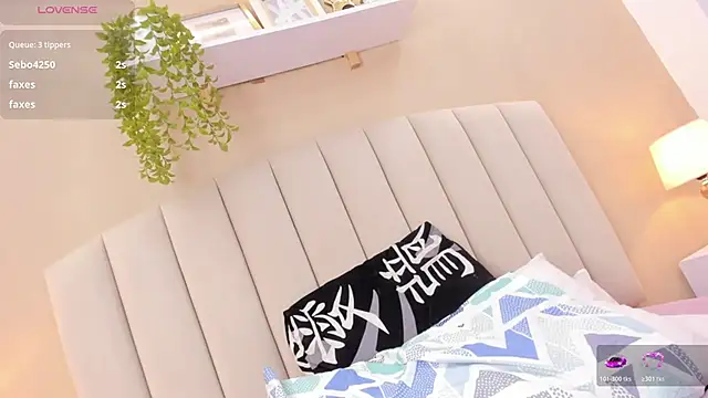 Mia_thompson_19 webcam