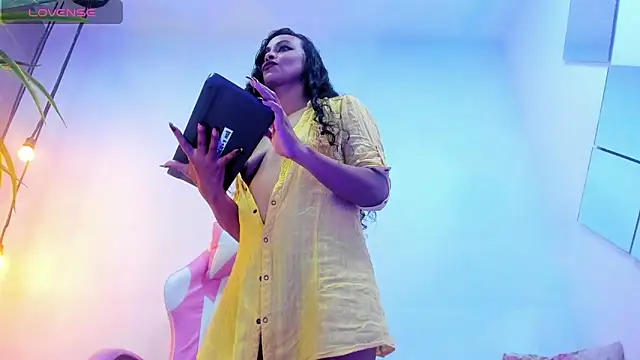 Marilyn_Blakee webcam