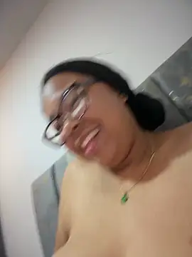 XMara from StripChat is Freechat