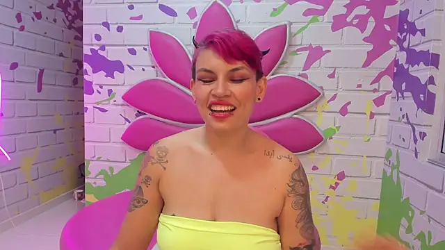 NoaKitsu webcam stripchat model stream image