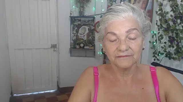 FunnyGrandma webcam