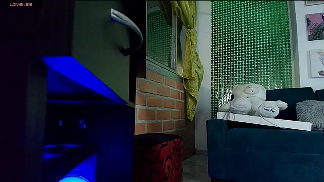 angela_bigdick webcam