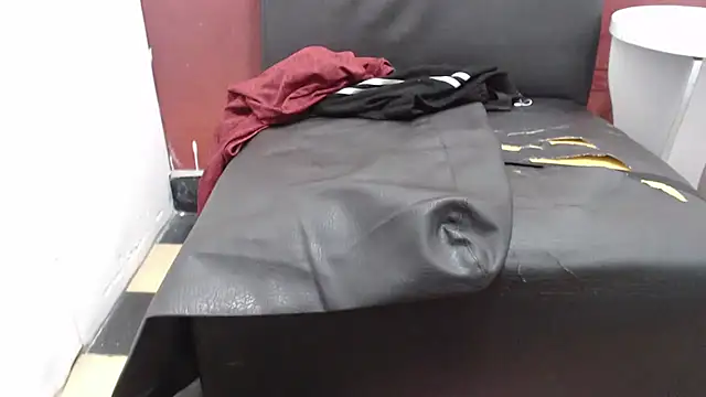 laura_hottt - Laura_hottt's free webcam