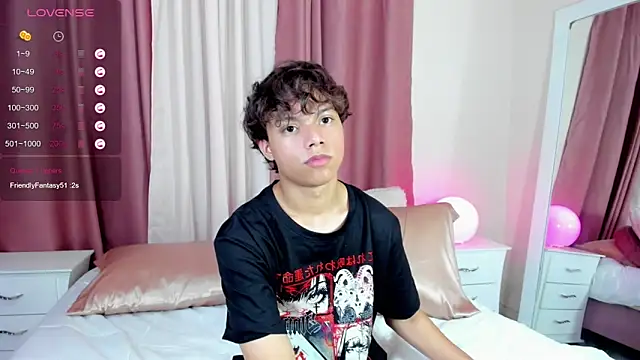 honeymoon_sariel (M twink) - cum show on belly my boy