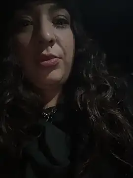 lunamaex0 (F young) - Luna tits out