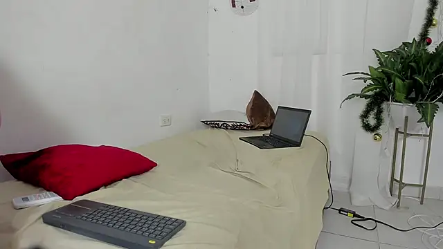 Laura_and_Kevin webcam