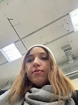 dollytall (F young) - Slide finger in wet pussy & taste💦