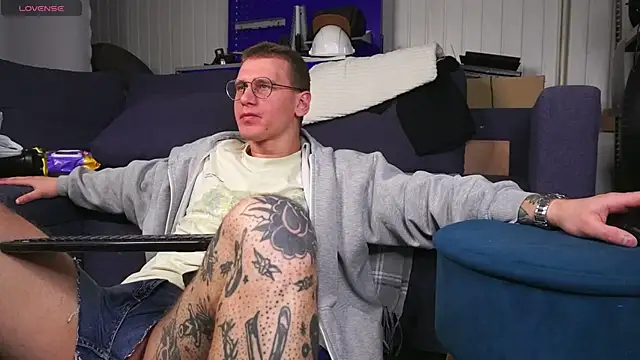 vance_rulez (M young) - 😈MUSCLED TEASE STRIPTEASE