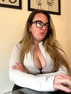 Webcam Model (Miss_Stassi)  is live.Free join now!