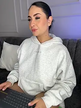 Webcam Model (GabriellaFerrer)  is live.Free join now!