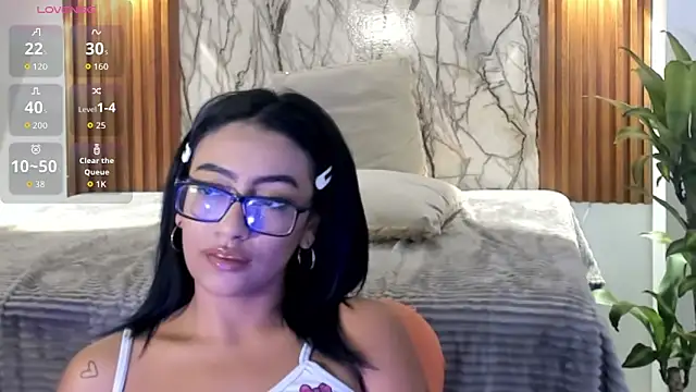 Valkyfoxxx webcam