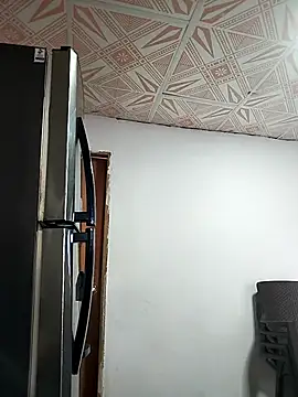 Webcam Model (Naomi-Mature)  is live.Free join now!