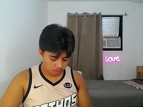 Hugecock2hundle_intown