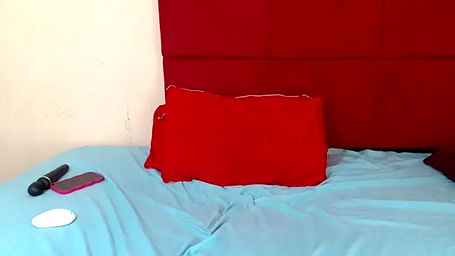 hugetitisxx (F young) - lets destroy this tight pussy daddy