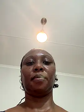 Bootyliciouse21X webcam