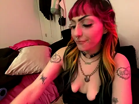 Webcam Model (ChrryFoxx)  is live.Free join now!