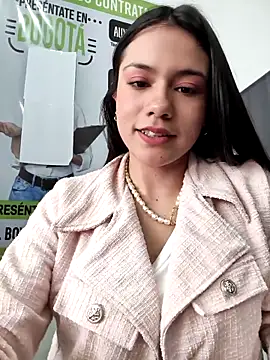 CHARLOTTE__05 webcam