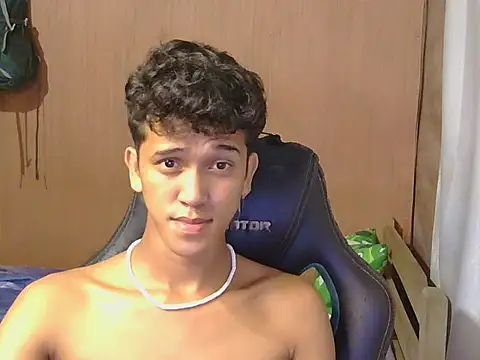 hugekenbigcock webcam