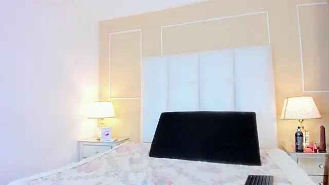 Dolly_Dirty_Squirrt webcam