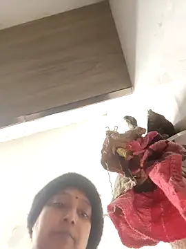 Webcam Model (Hot-Sana2)  is live.Free join now!