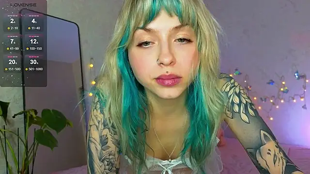 lavenderluxe Live Webcam on Stripchat