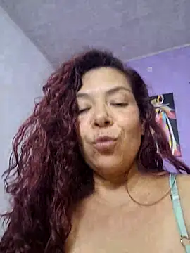 Scarlet_curly webcam