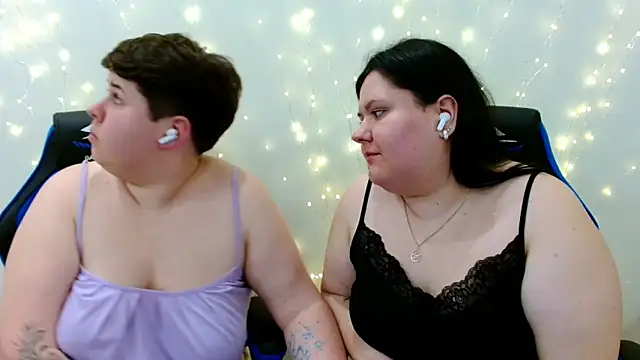 BeckyAndHellen webcam