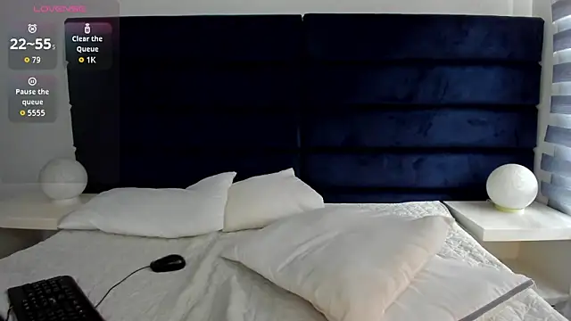 melanie_roux__ webcam