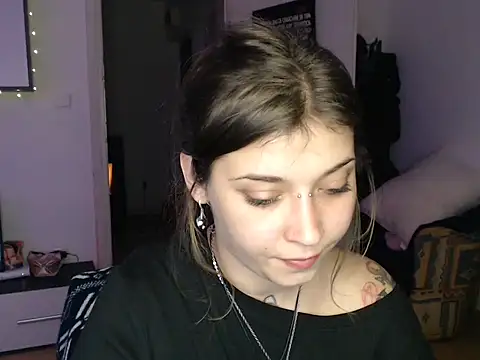 AlienforTwenty webcam