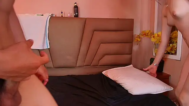 Crimsonsecretts webcam