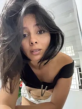 Webcam Model (SaraMistick)  is live.Free join now!