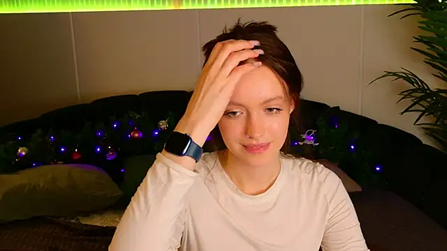 sallypinkman (Ask my age) - suck fingers like a lollypop