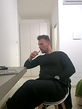 mrlyuis (Ask my age) - Show in private live + FREE CUM VIDEO