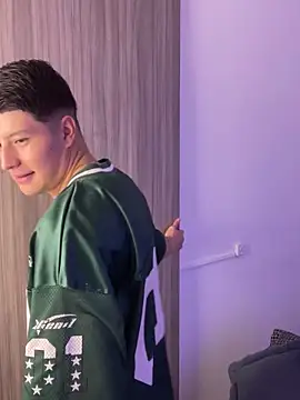 Goldenknight33 webcam