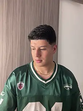 Goldenknight33 webcam