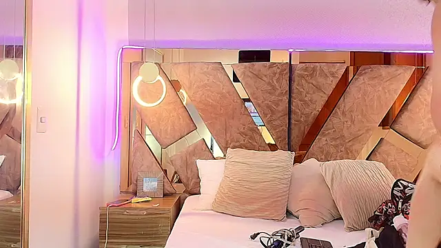 zarah_andrew__ webcam