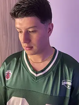 Goldenknight33 webcam