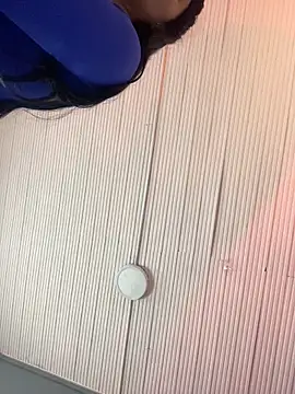 BellaFernandez__ webcam