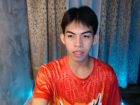 Urhotsilverboy webcam